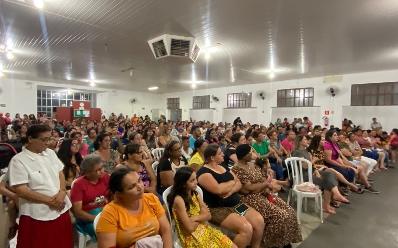 Reunião para as famílias inscritas no programa Auxilio Brasil